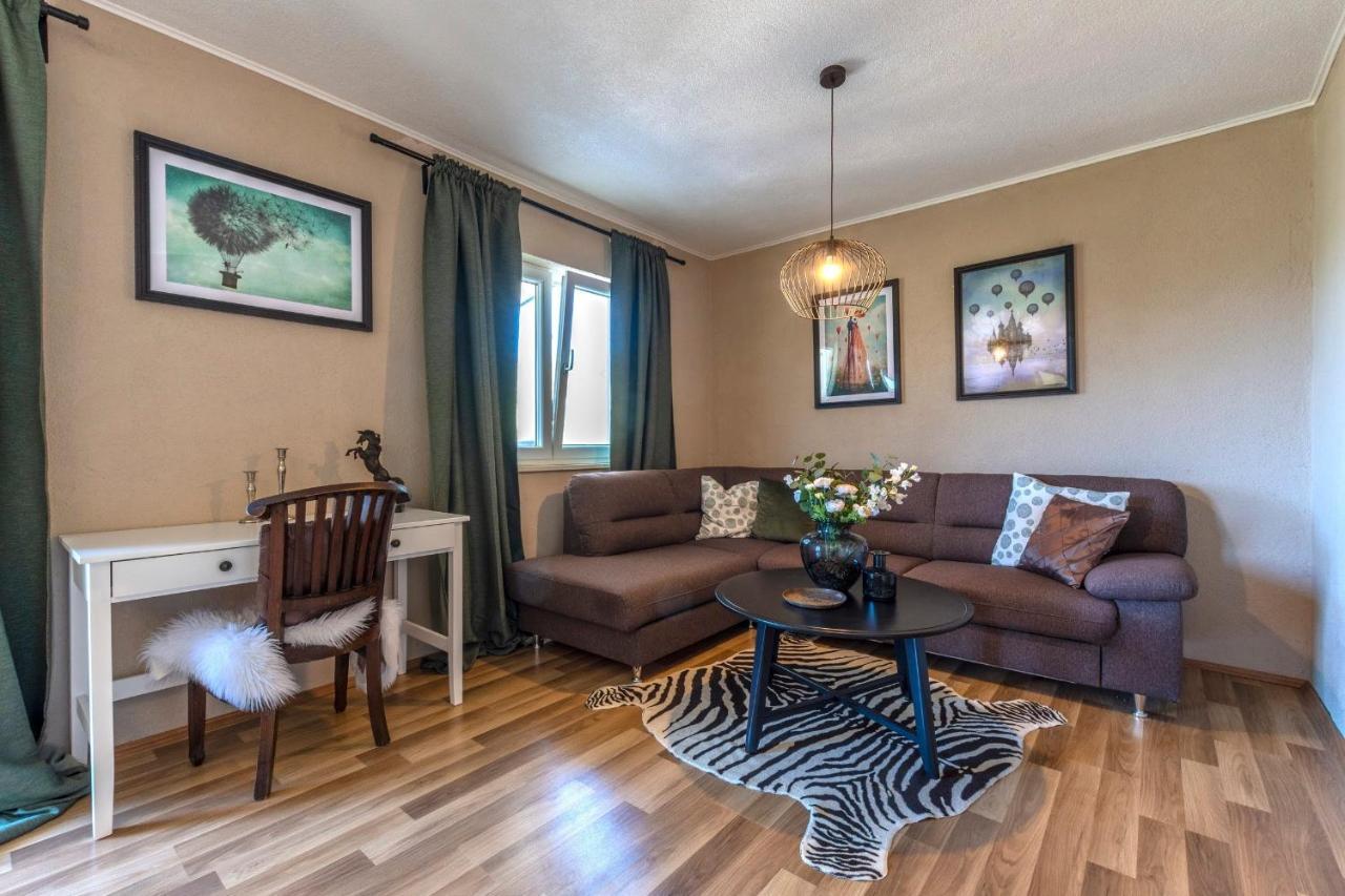 Apartman Ella Peracko Blato Екстериор снимка